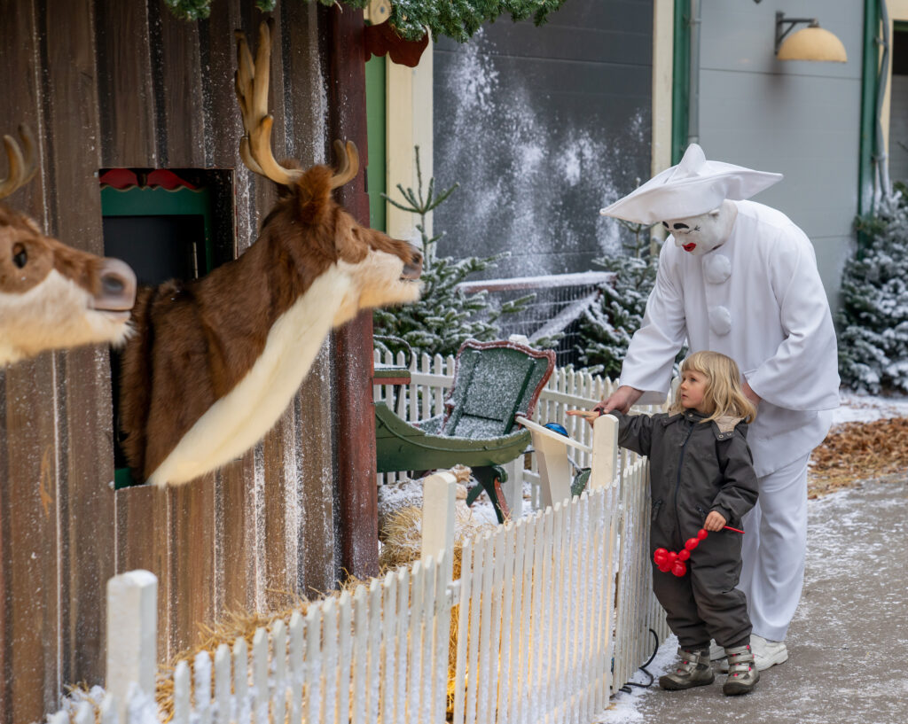 Jul på Bakken med Pjerrot (Foto: Dyrehavsbakken)