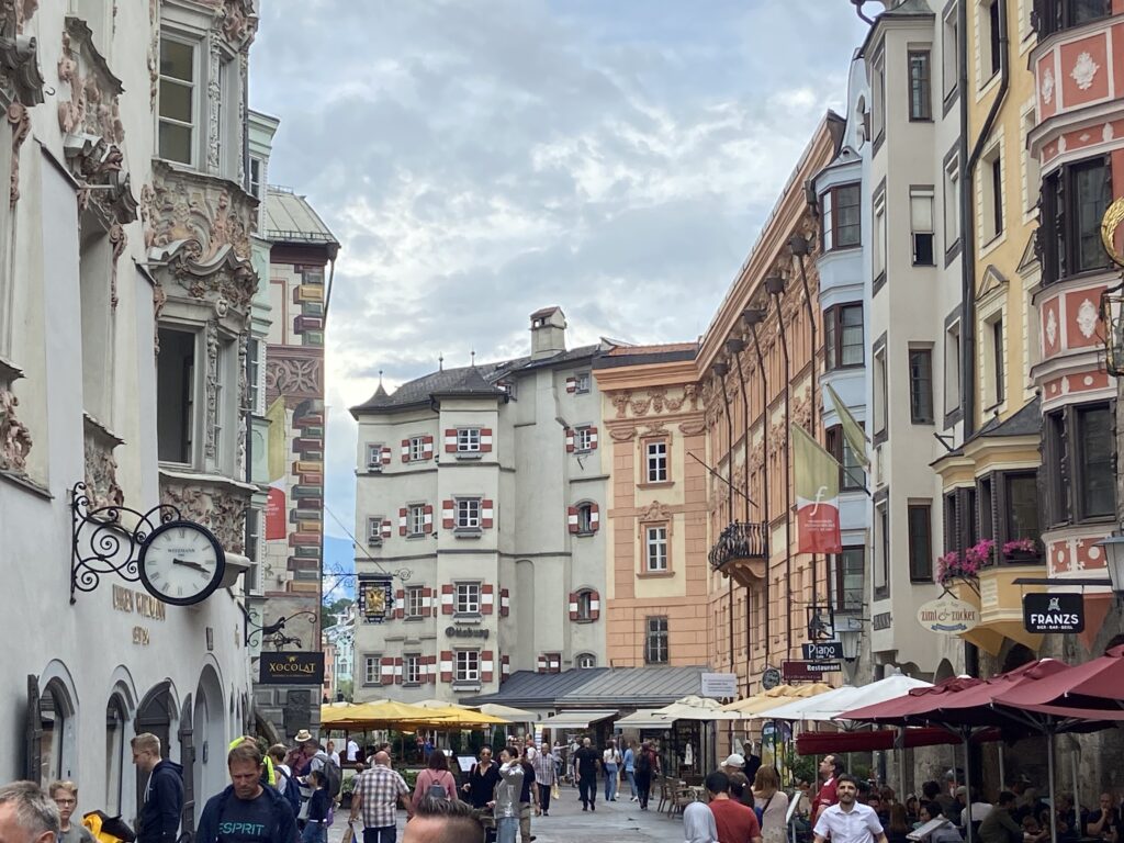 Den gamle bydel i Innsbruck (Foto: Ferieogborn.dk)