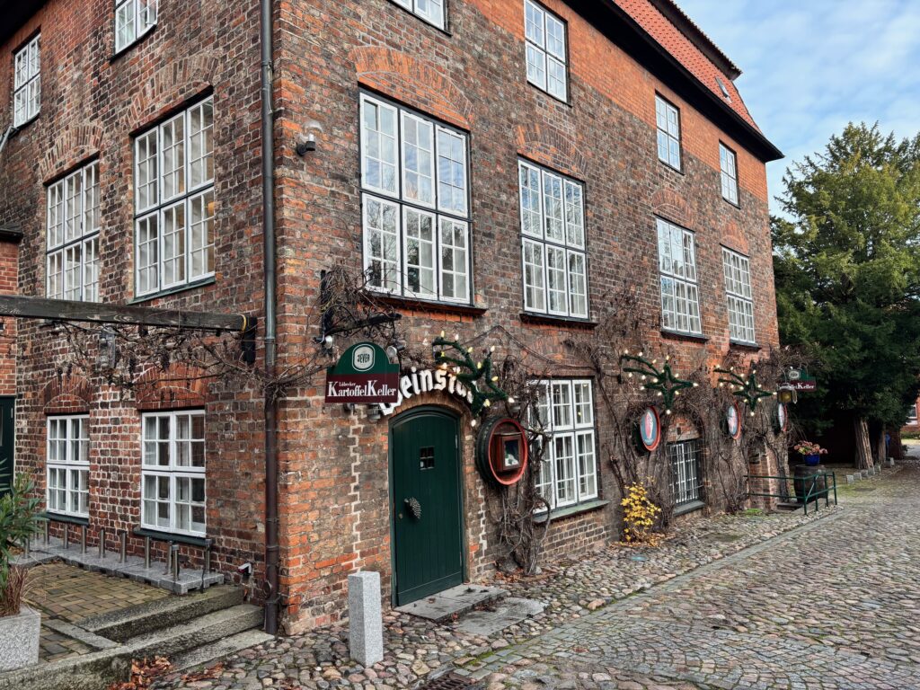 Gamle huse og gader i Lübeck (Foto: Ferieogborn.dk)