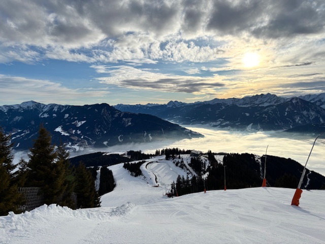 Fantastisk udsigt fra skisportsområdet i Zell am See. (Foto: Ferieogborn.dk)